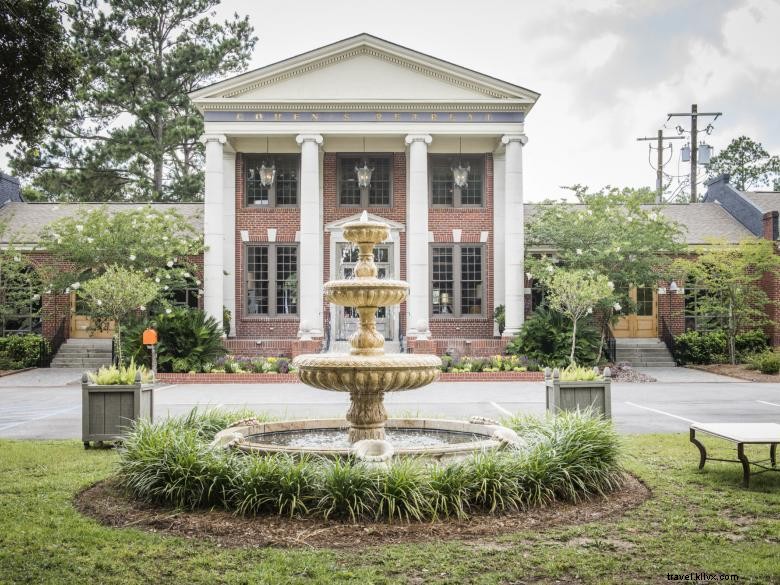 Cohens Retreat: Seaside Escape in Coastal Serenity