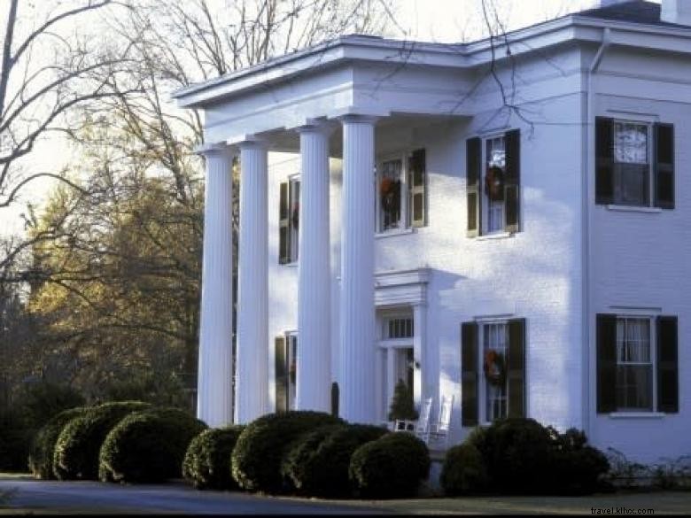 Explore Marietta’s Heritage: Guided Walking & Driving Tour