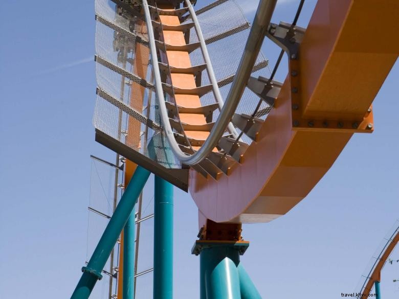 Experience Thrills at Six Flags Over Georgia – Premier Amusement Park