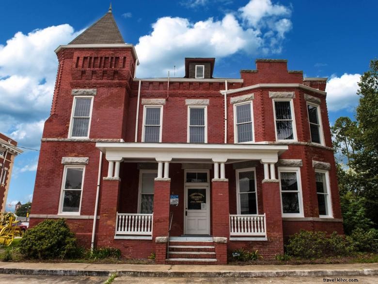 Turner County Jail Museum: Historic Romanesque Architecture