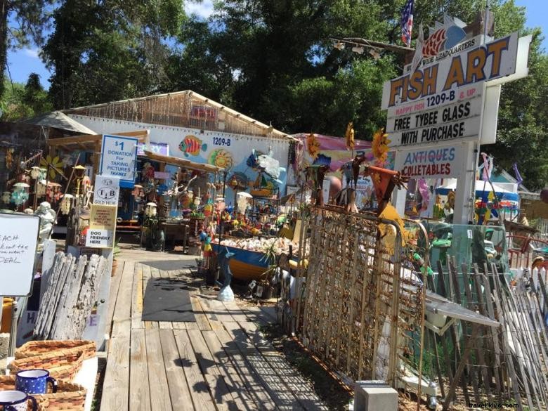 Explore Stunning Fish Art Gallery – Unique Sculptures & Antiques