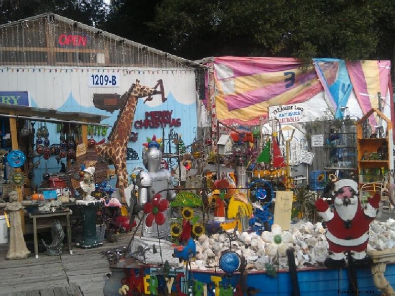 Explore Stunning Fish Art Gallery – Unique Sculptures & Antiques