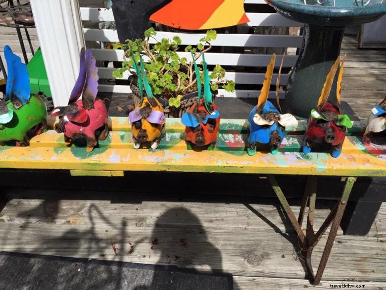 Explore Stunning Fish Art Gallery – Unique Sculptures & Antiques