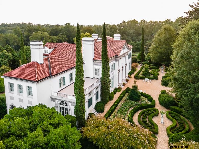 Hills & Dales Estate – A Panoramic View of Luxury Living