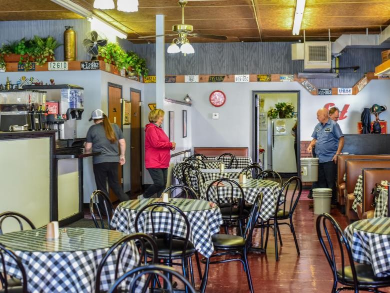 Discover Olde Town Conyers: Historic Entertainment Hub