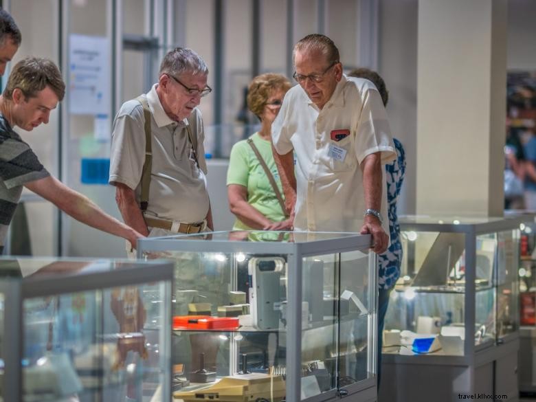 Explore the Computer Museum of America – 250,000+ Tech Artifacts & Interactive Exhibits