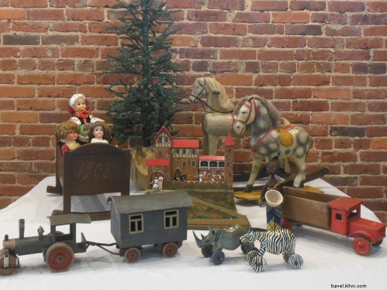 Explore Artisan Masterpieces in the Historic Square