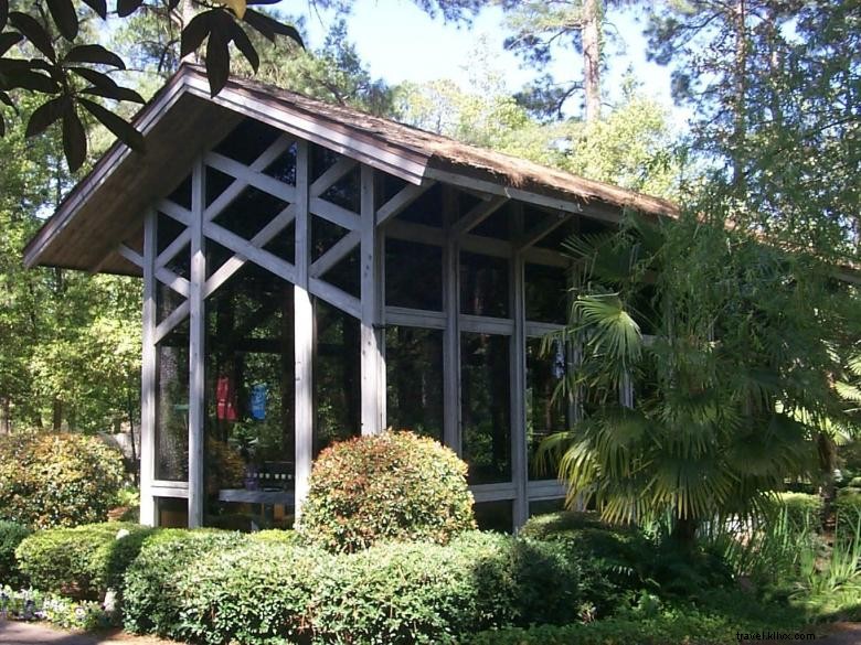 Guido Gardens: Transform Your Outdoor Space