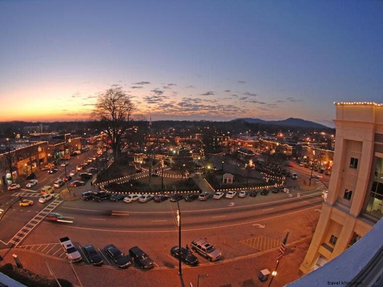 Earl & Rachel Smith Celebrate the Holidays at The Strand Theatre