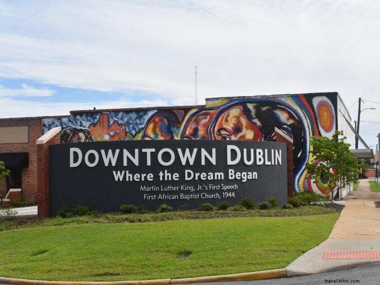 Explore Historic Downtown Dublin on an Engaging Walking Tour