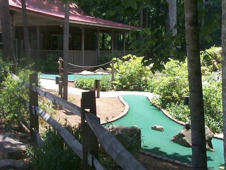 The Oaks Miniature Golf – Premium Course & Family Fun