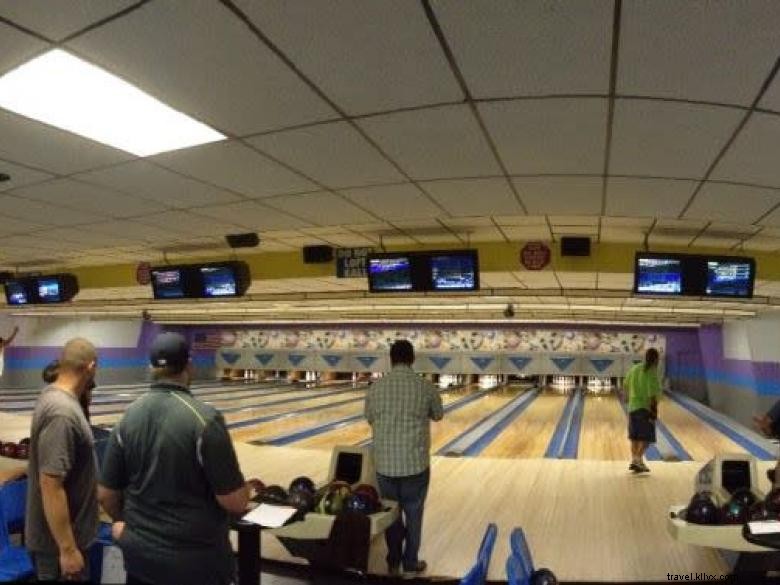 Fannin Lanes Bowling Center – 40 Years of Excellence on Wooden Lanes