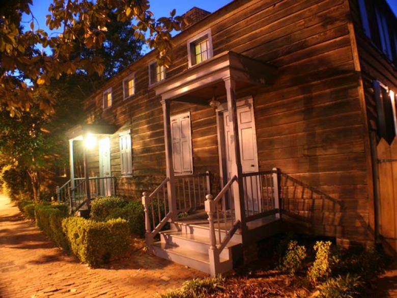 Explore Authentic Cobblestone Tours – Heritage Walks & Scenic Routes