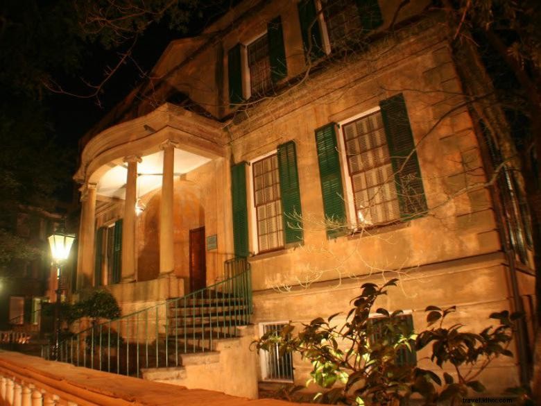 Explore Savannah’s Haunted Past: Guided Ghost & Cobblestone Tours