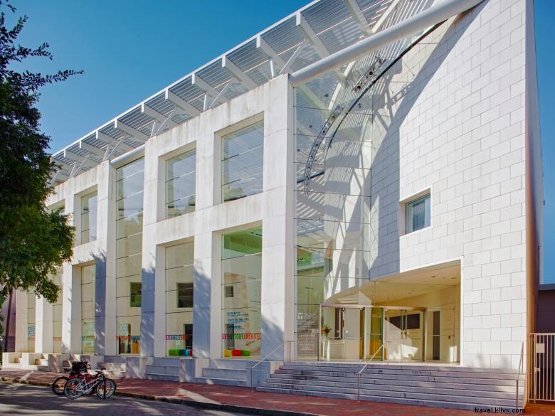 Explore the Jepson Center for the Arts – Exhibits, Events & Community Hub