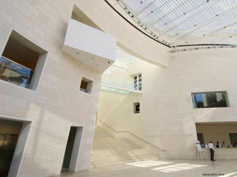 Explore the Jepson Center for the Arts – Exhibits, Events & Community Hub