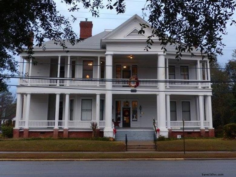 Altama Museum of Art & History: Discover Timeless Art & Cultural Heritage