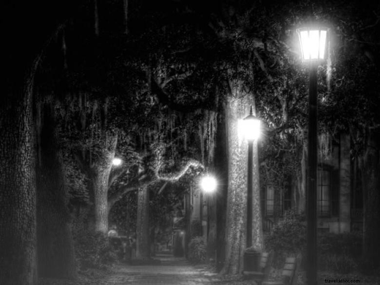 Ghost City Tours – Immersive Guided Night Excursions