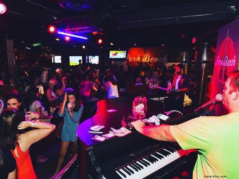 Discover the Iconic Park Bench at Battery Park