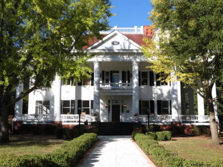 Covington Ghost Tours: Discover Spooky Stories & Historic Hauntings