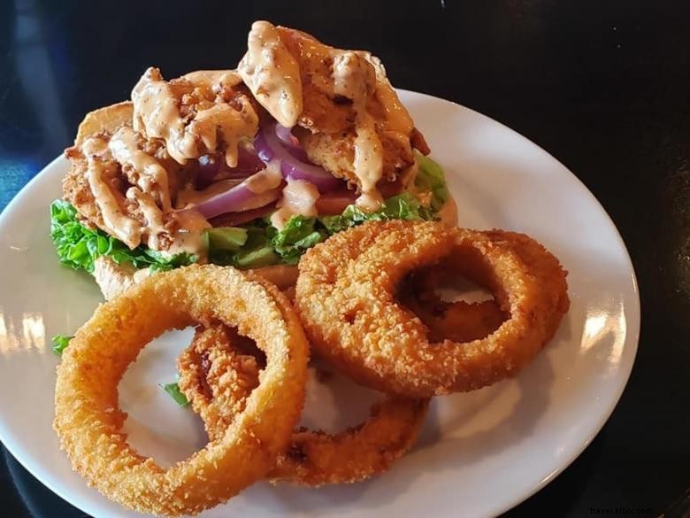 Moondance Bar & Grill – Classic American Dining & Live Music