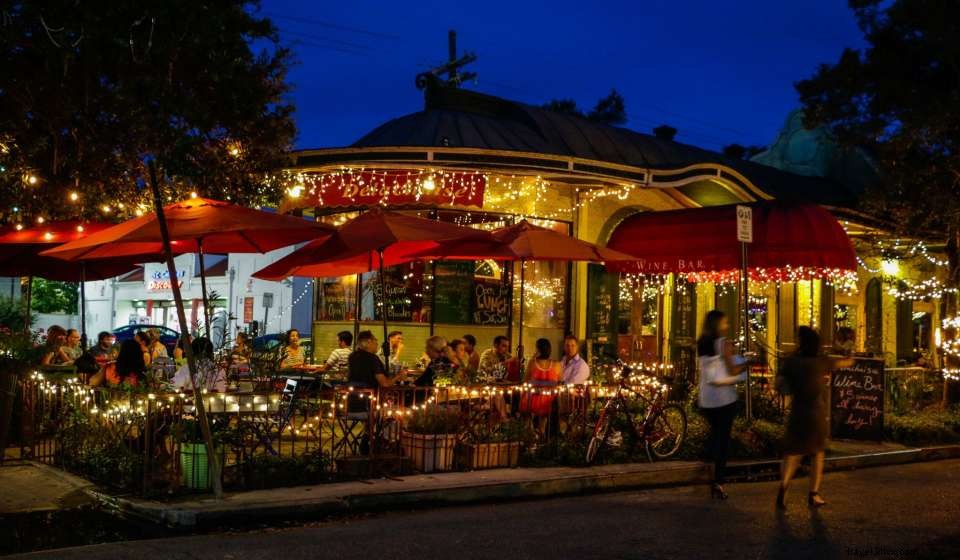 Explore New Orleans: Streetcar Cocktail Crawl on St. Charles Avenue
