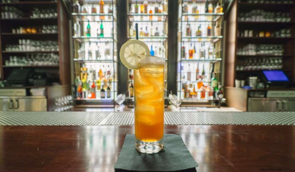 Top Happy Hours in New Orleans: Best Deals & Unbeatable Drinks