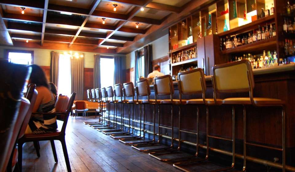 Cozy Bars in New Orleans: The Best Intimate Spots for a Winter Night