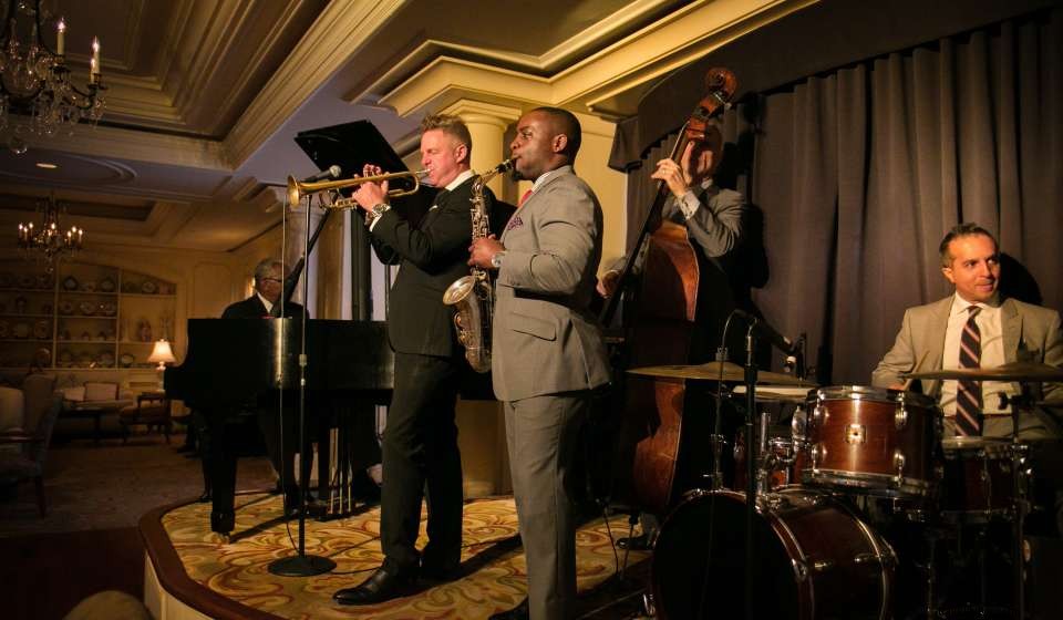 Cozy Bars in New Orleans: The Best Intimate Spots for a Winter Night