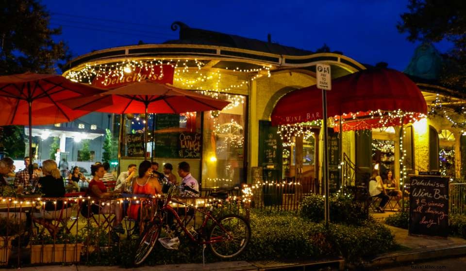 Cozy Bars in New Orleans: The Best Intimate Spots for a Winter Night