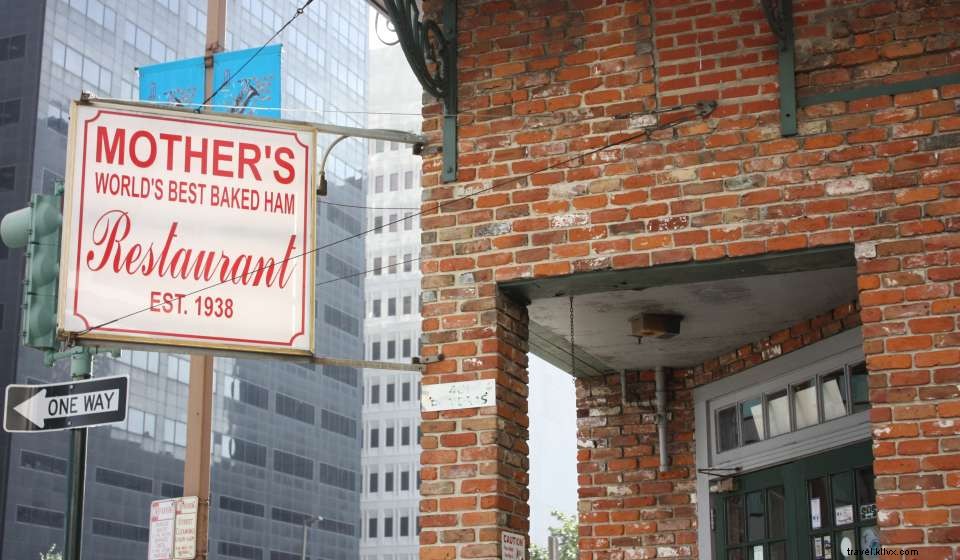 Discover New Orleans’ Legendary Restaurants: A Culinary Tour of Iconic Dining Spots
