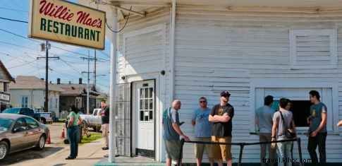 Discover New Orleans’ Legendary Restaurants: A Culinary Tour of Iconic Dining Spots