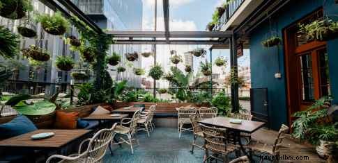 Top Outdoor Dining Spots in New Orleans: From Waterfront to Courtyard