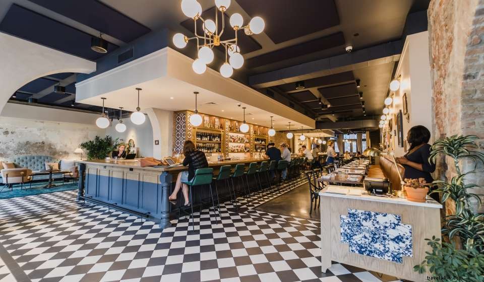 Top Group-Friendly Restaurants in New Orleans – Perfect for Large Parties