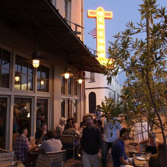 Top Restaurants Serving Mardi Gras Menus: Exclusive King Cake & Festive Dishes