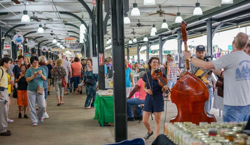 Explore the French Market District: Your Ultimate Neighborhood Guide