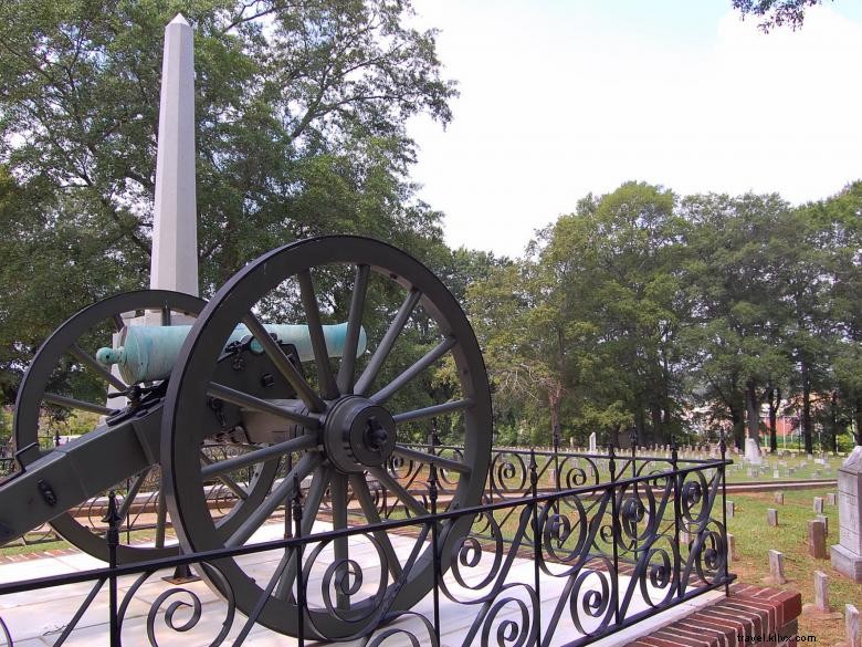 Marietta Confederate Cemetery: A Historic Memorial to Over 3,000 Soldiers