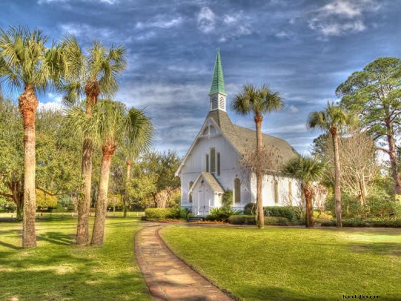 Explore Saint Simons Colonial Island by Trolley: A Scenic Heritage Tour