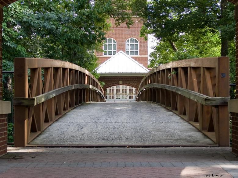 Roswell Cultural Arts Center: Vibrant Community Arts Hub