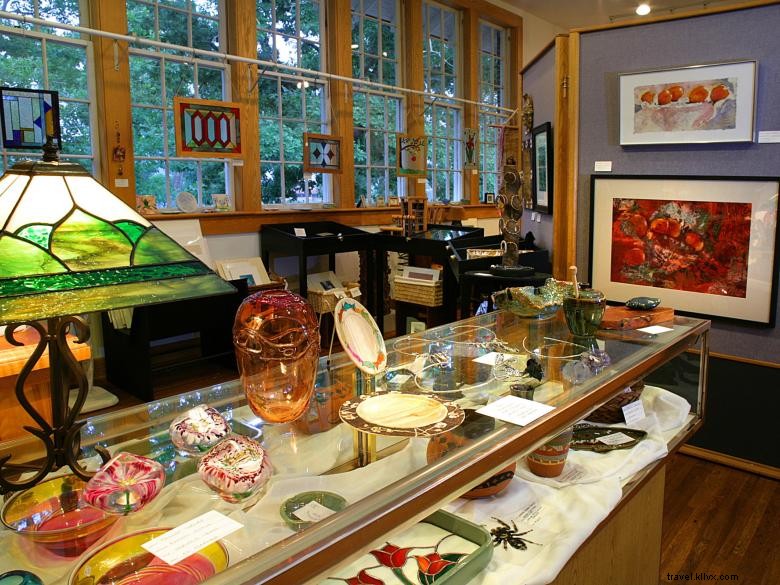 Explore Sautee Nacoochee Center: Guided Discovery Tours & Artisan Gallery