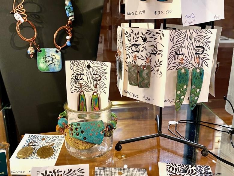 Discover Artisans Village Gallery – Premium Craft & Gift Experience