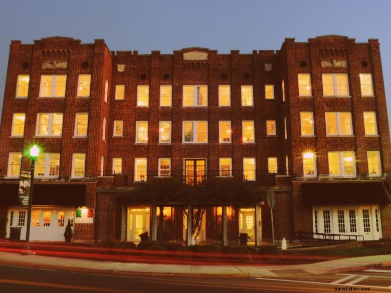 Fred Roberts: Luxury Estate with Elegant Lobby