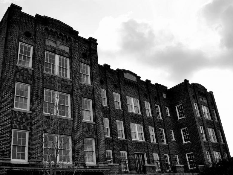 Fred Roberts: Luxury Estate with Elegant Lobby