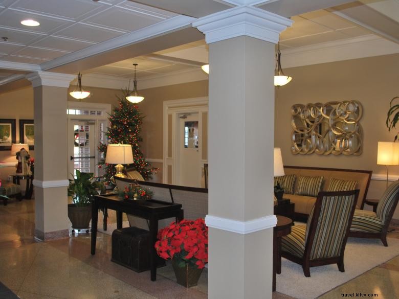 Fred Roberts: Luxury Estate with Elegant Lobby