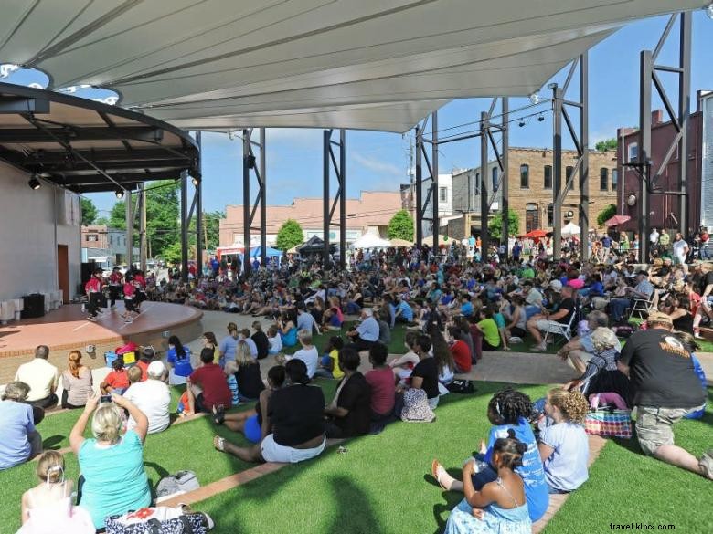 Adamson Square: A New Amphitheater Elevates Downtown Carrollton