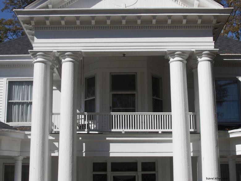 Adamson Square: A New Amphitheater Elevates Downtown Carrollton