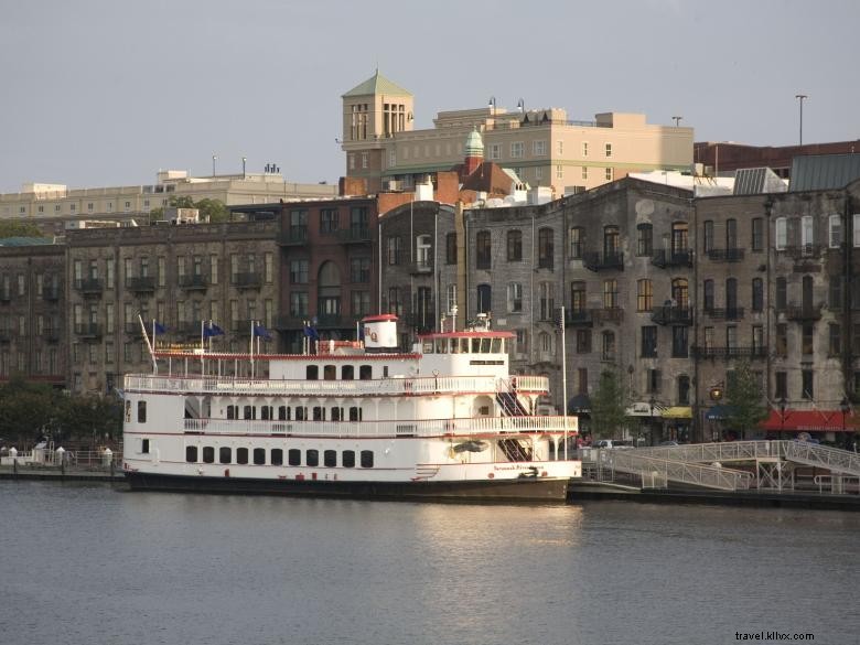Explore Savannah Riverboat Cruises – Luxury Tours on Georgia’s Rivers