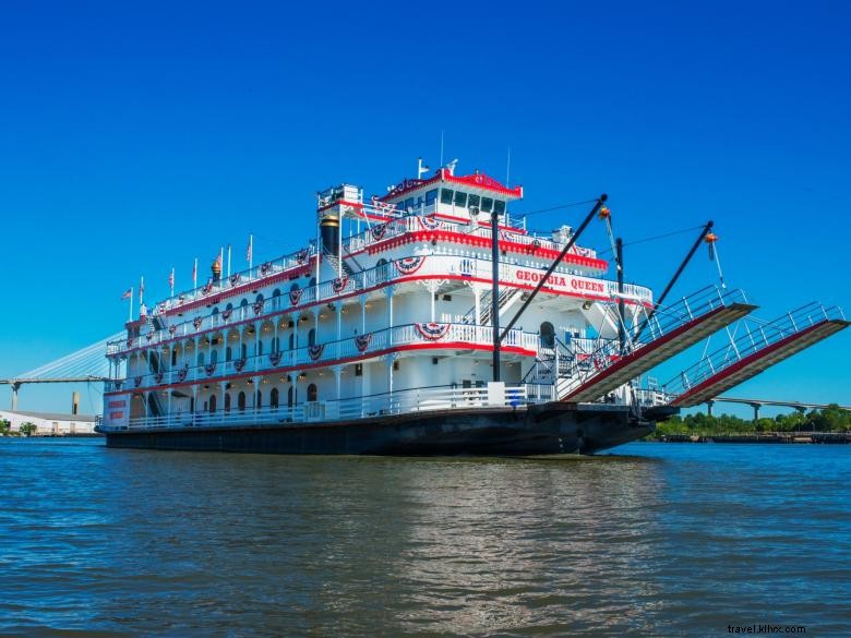 Explore Savannah Riverboat Cruises – Luxury Tours on Georgia’s Rivers