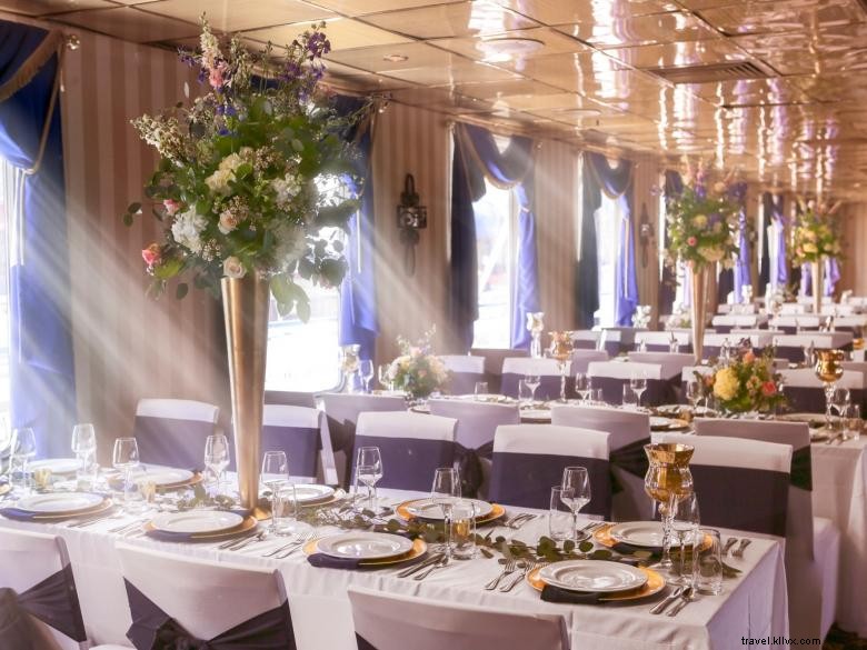 Explore Savannah Riverboat Cruises – Luxury Tours on Georgia’s Rivers