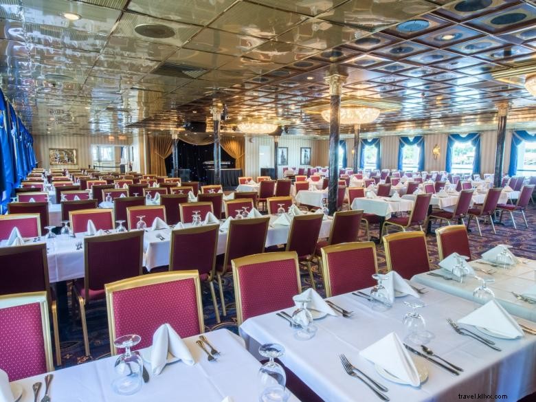 Explore Savannah Riverboat Cruises – Luxury Tours on Georgia’s Rivers